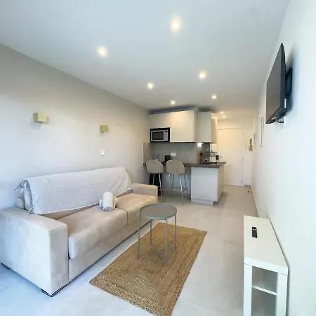 Sublime - Beachfront Apartament